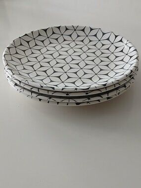 222 Fifth - Large Melamine Dinner Plates (4)